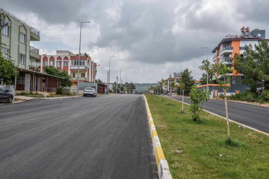 Varsak Aydoğmuş’un yolları da güzelleşiyor