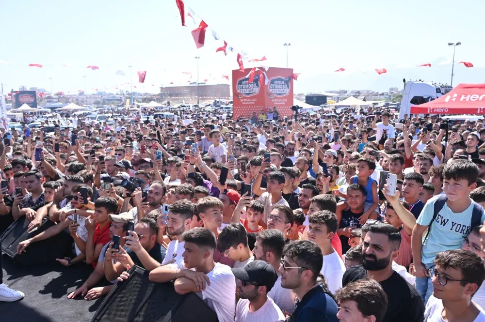 Antalya Otomobil Festivali yoğun ilgi gördü