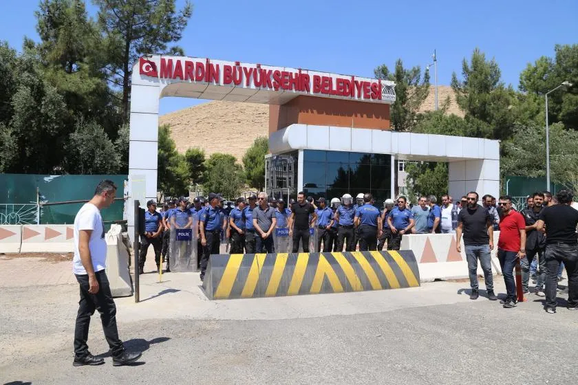 Mardin Büyükşehir Belediyesi’ne kayyum atandı