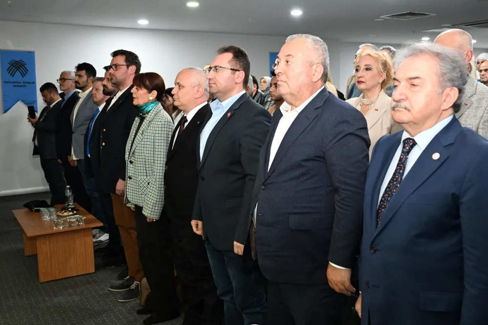 Toplumsal Esenlik Derneği’nden büyük Dil Bayramı etkinliği: Arkamızda sarı saçlı mavi gözlü dev var