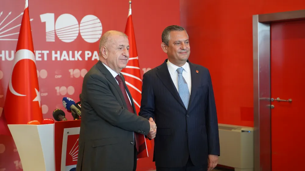 Ümit Özdağ ile görüşen Özgür Özel: 