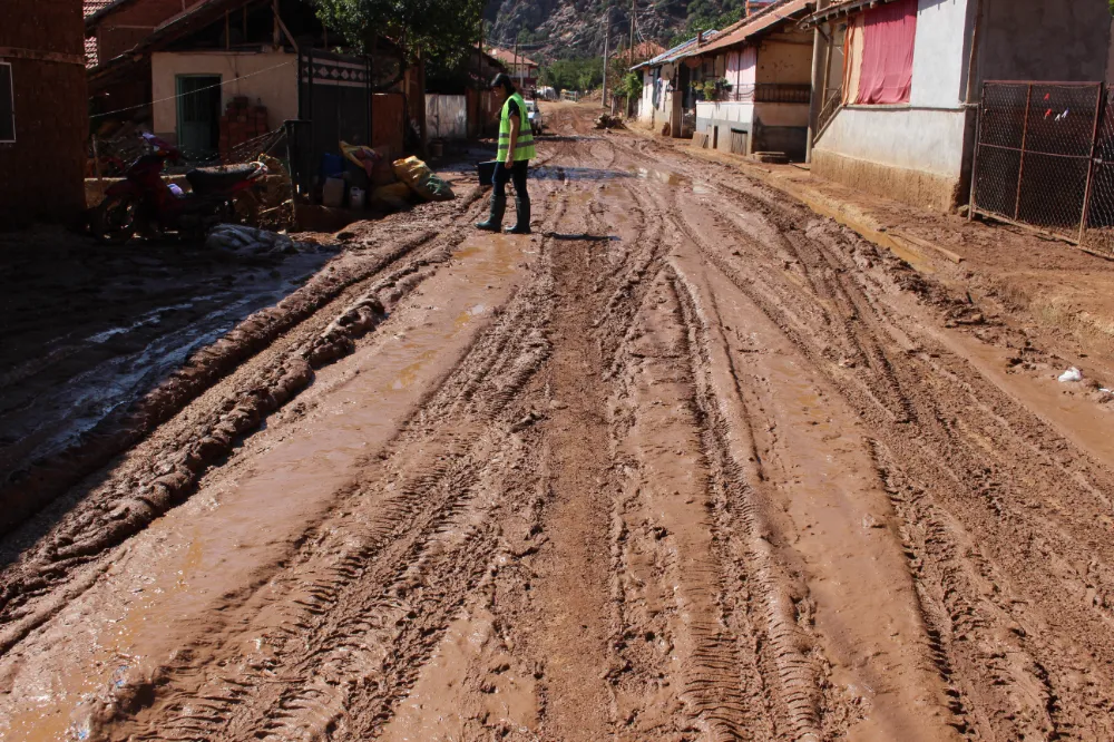 Antalya Büyükşehir Elmalı Yuva’da afetzedeleri yalnız bırakmadı