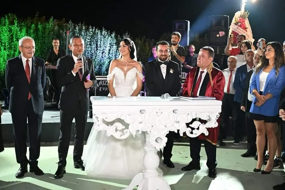 CHP Genel Başkanı Özgür Özel, Mustafa Erdem