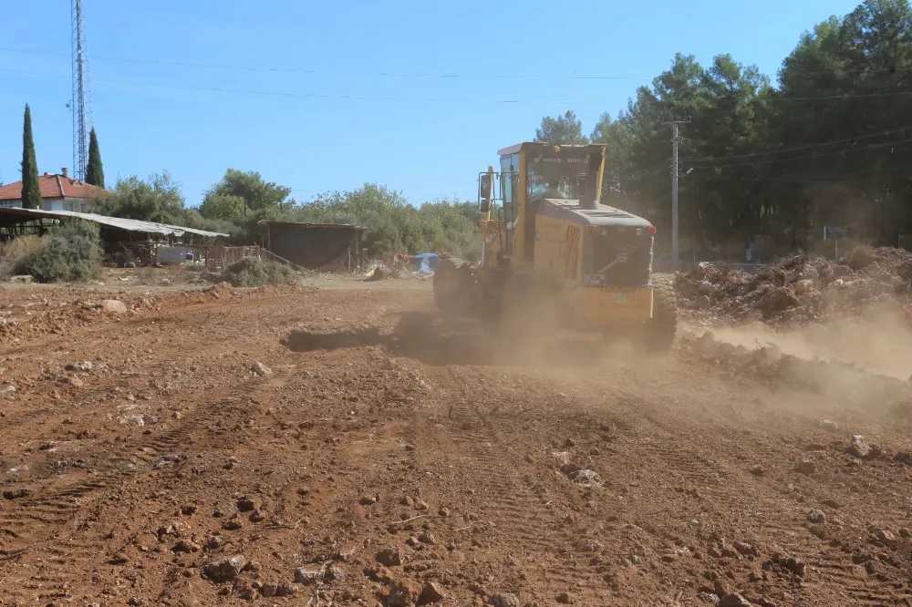 Kepez’den Edip Akbayram Gençlik Parkı’na ulaşımı kolaylaştıracak yeni yol atağı