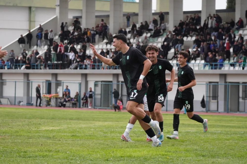 MANAVGAT BELEDİYESPOR DEPLASMANDA FARKLI KAZANDI