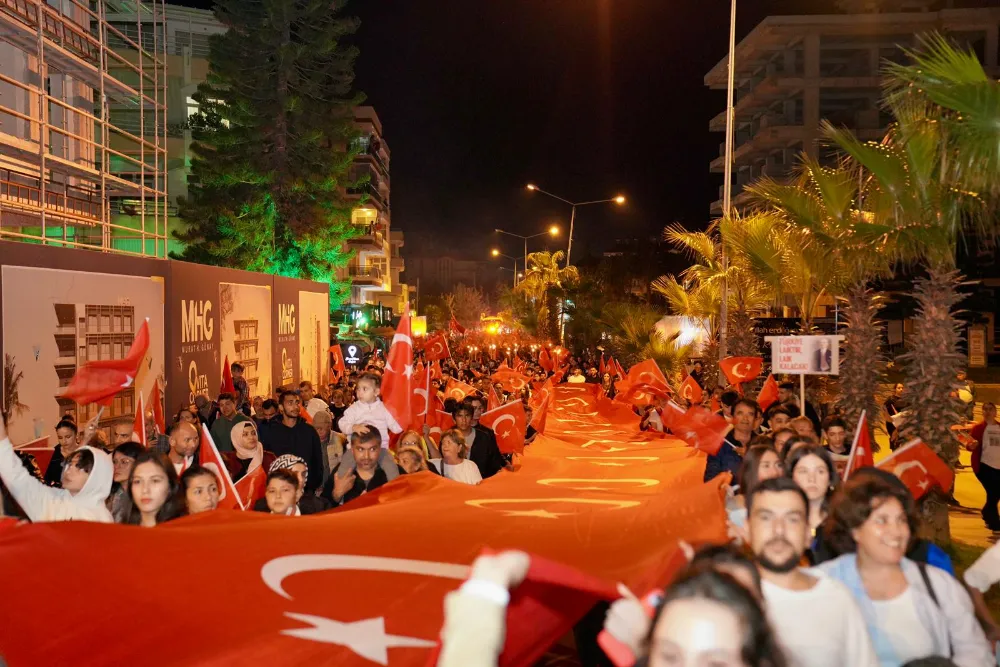 FİNİKE’DE CUMHURİYET BAYRAMI COŞKUSU