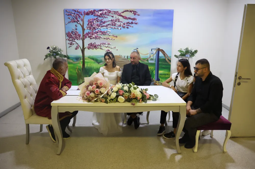 Antalya’da anlamlı tarihte iki özel nikah