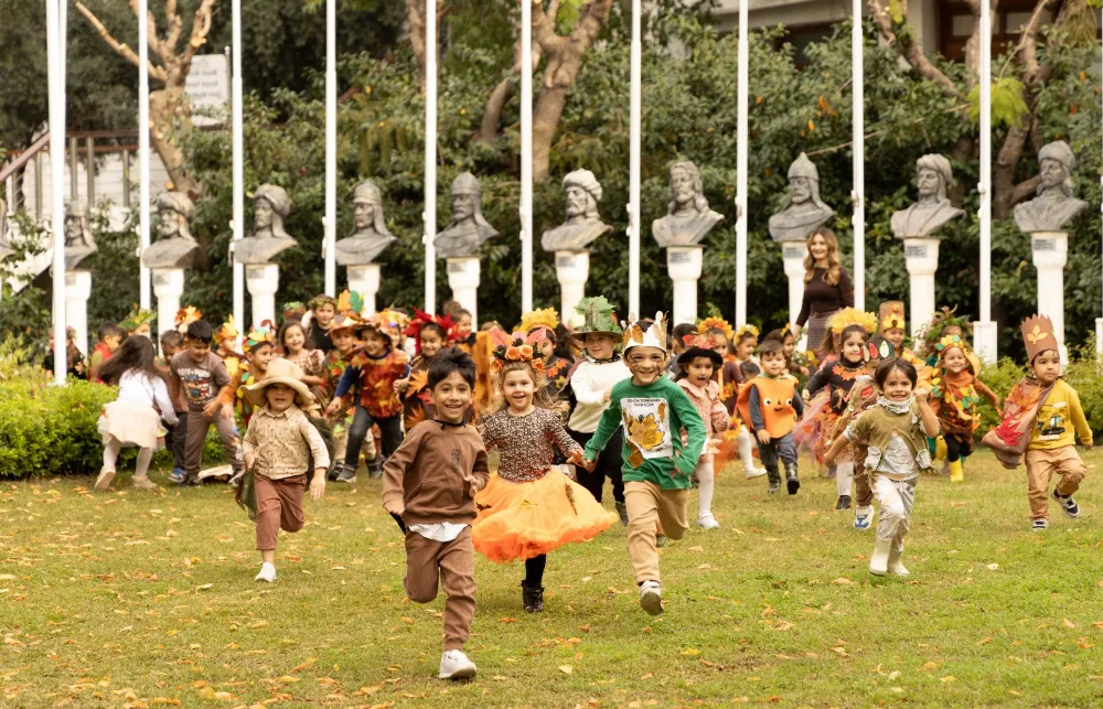 ÇOLAKLI KREŞ’TEN SONBAHARIN RENKLERİYLE DOLU SANAT SOKAĞI