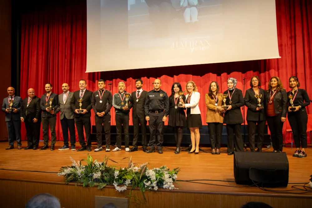 MANAVGAT’TA 24 KASIM ÖĞRETMENLER GÜNÜ KUTLANDI