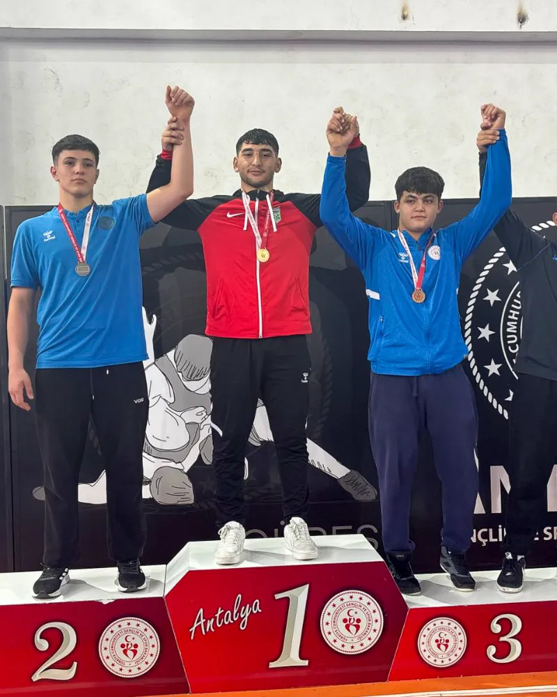 MANAVGAT BELEDİYESİ GÜREŞÇİLERİ ANTALYA SEÇMELERİNDE ÜÇ ŞAMPİYONLUK KAZANDI