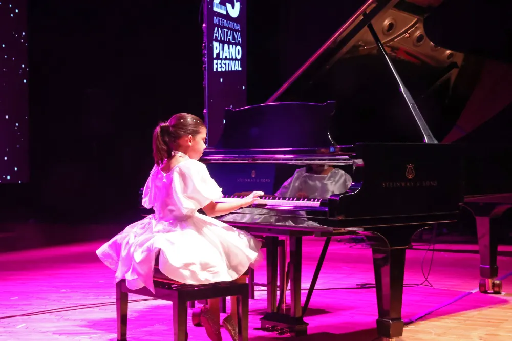 25. Uluslararası Antalya Piyano Festivali’nde genç yetenekler sahne aldı 