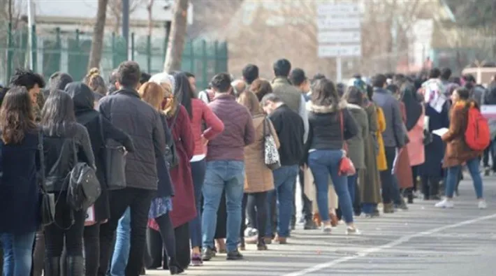 Ocak ayı işsizlik oranı ise 0,1 puan azalarak yüzde 8,4 seviyesinde gerçekleşti