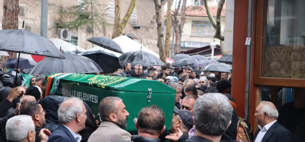 Yenimahalle Belediye Başkanı Fethi Yaşar’ın oğlu Bülent Yaşar son yolculuğuna uğurlandı