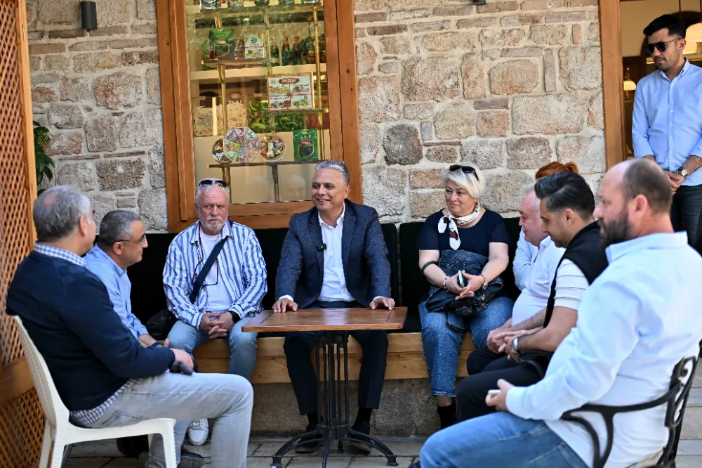 Başkan Uysal, Kaleiçi esnafıyla bir araya geldi
