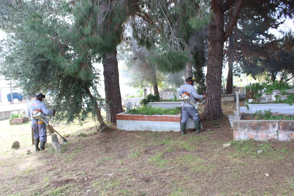 Antalya Büyükşehir’den mezarlıklarda bakım onarım çalışması 