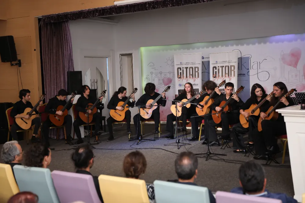 İsmail Baha Sürelsan Konservatuvarı’ndan “Gitar Orkestrası Konseri”