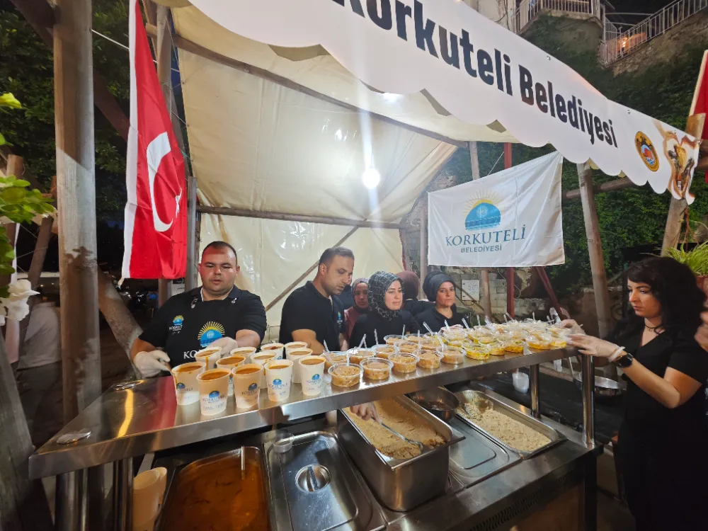 Korkuteli Belediyesi Alanya Uluslararası Kültür Festivalinin İlk Gününde Takdir Topladı