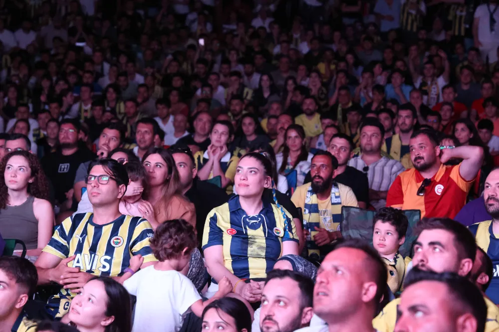 Büyükşehir Final Four heyecanını dev ekrana taşıdı