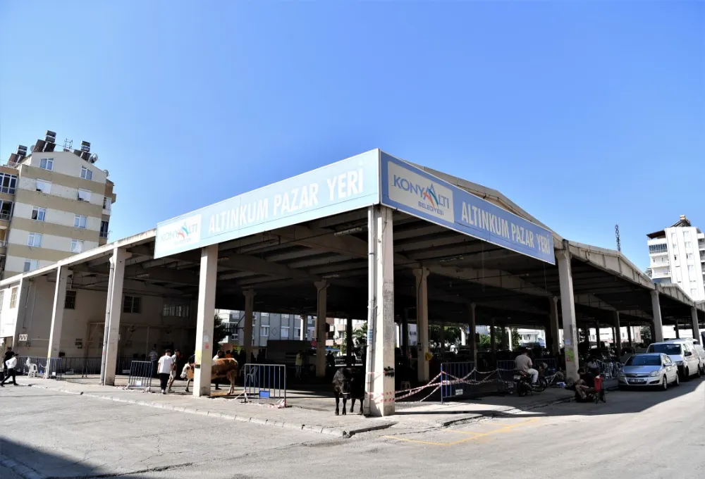 KONYAALTI’NDAN İKİ NOKTADA KURBAN KESİM DESTEĞİ
