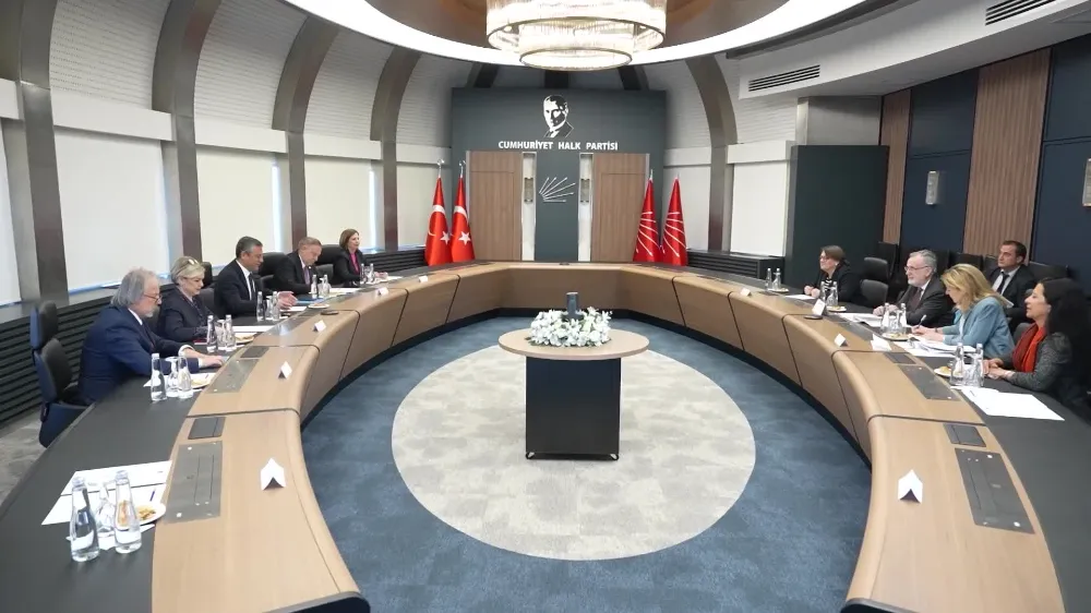 CHP Lideri Özgür Özel, Marc Cools ile görüştü