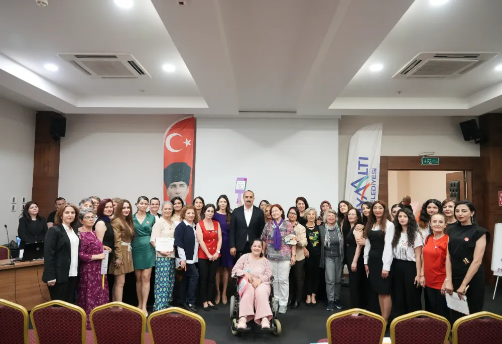 KADINLAR, SERTİFİKALARINI BAŞKAN KOTAN’DAN ALDI