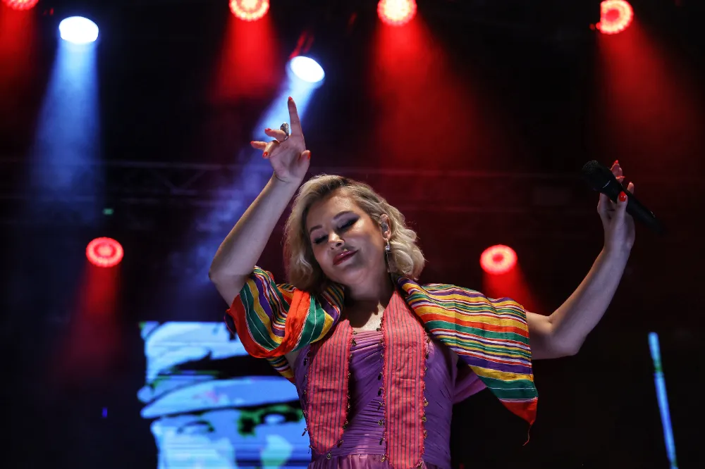 4. Uluslararası Antalya Yörük Türkmen Festivali’nde Funda Arar coşkusu 