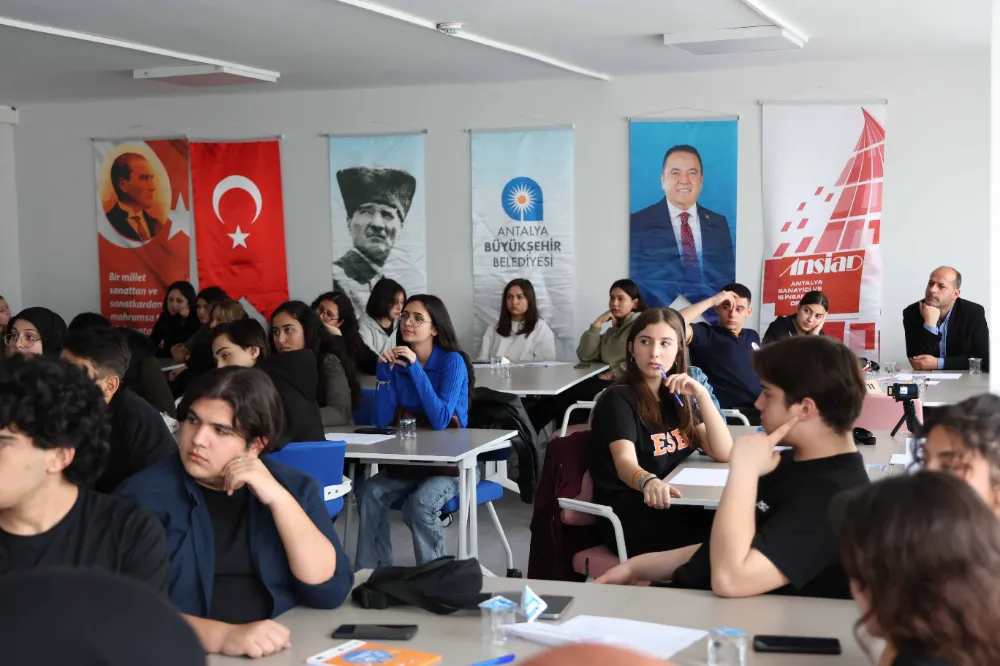 Antalya Uluslararası “Sosyal Uyum” ödülünü aldı