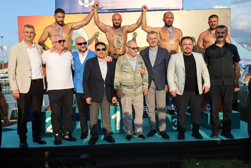Altın kemerin adresi değişmiyor: Muratpaşa yine şampiyonluğa yürüyor