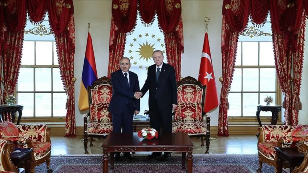  Erdoğan, Ermenistan Başbakanı Nikol Paşinyan ile İstanbul’da görüştü