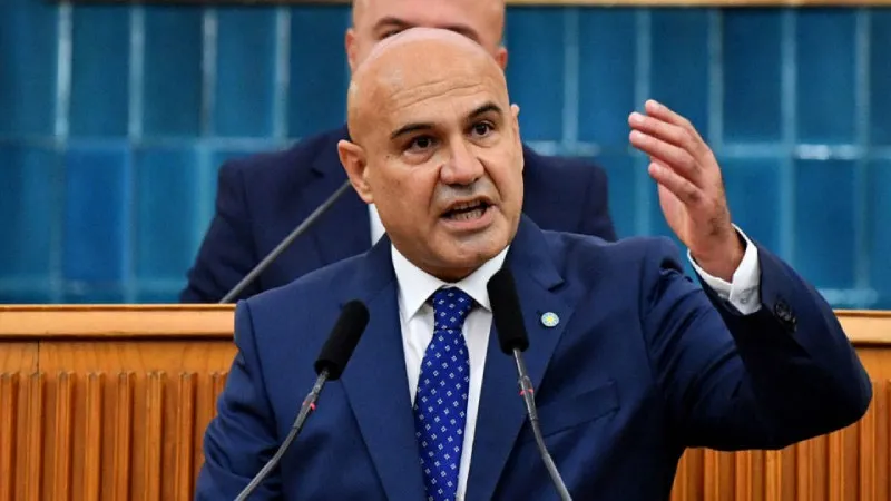  Turhan Çömez