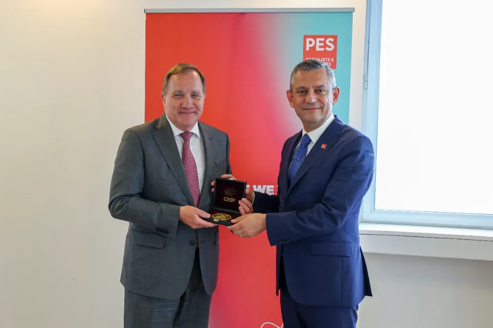 Özgür Özel, Brüksel’de PES Genel Sekreteri Löfven ile görüştü