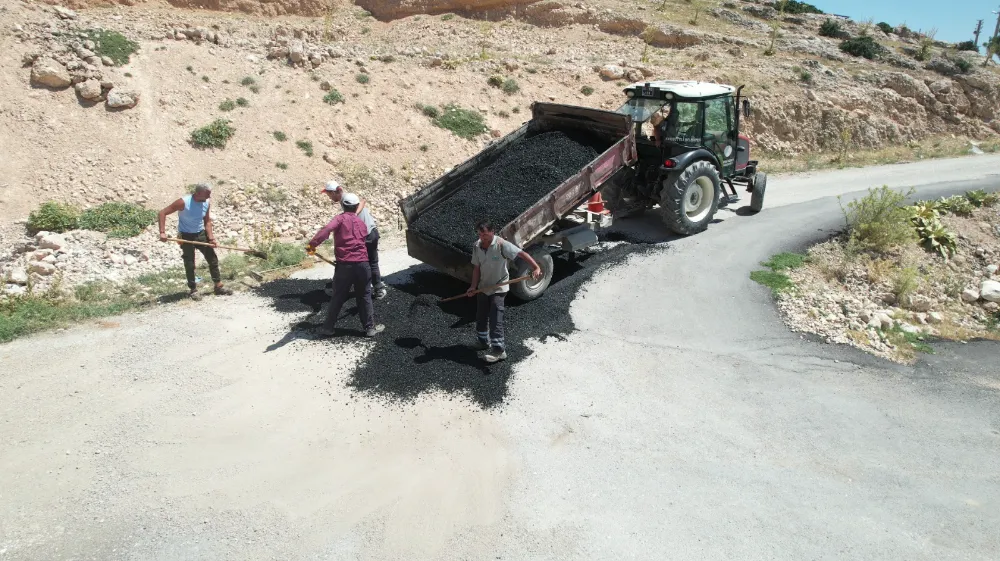Korkuteli Belediyesi Yama Çalışmalarına Devam Ediyor