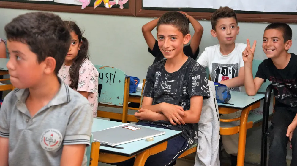 ALANYA BELEDİYESİ ÇOCUKLARIN GELECEĞİNE DOKUNUYOR
