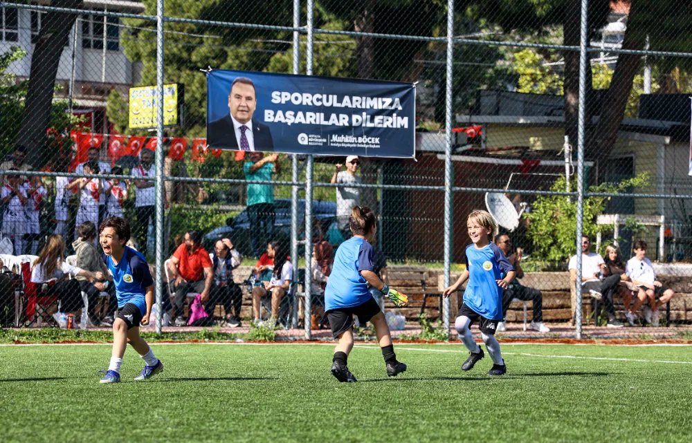 Antalya Büyükşehir Futbol Akademisi kayıtları başladı