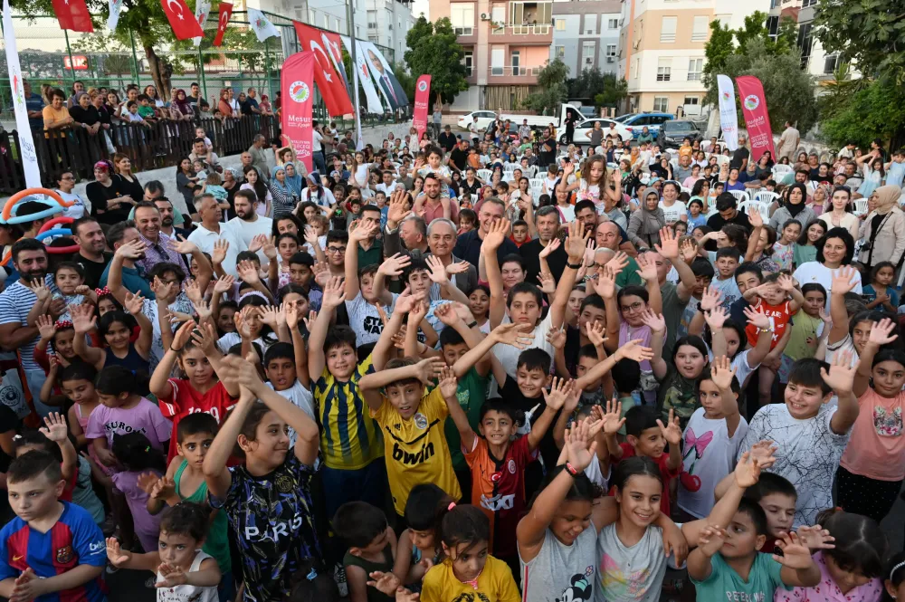 Mahallelerde eğlence “Sahne Kepez” ile başladı  