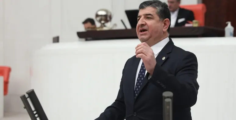 CHP’Lİ CAVİT ARI; “VATANDAŞIMIZ YAPILANDIRMA BEKLERKEN; İKTİDARIN GÜNDEMİNDE ZEYTİN YASASI VAR!
