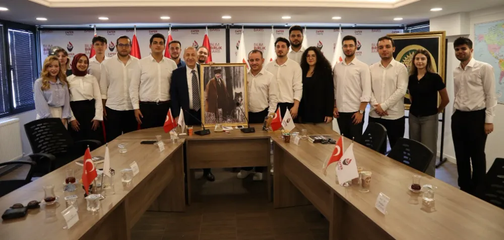 Ümit Özdağ, Tıp Fakültesi öğrencilerini ağırladı