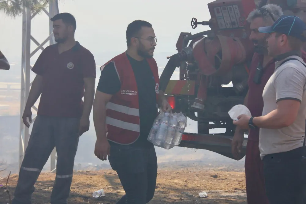 Kepez Belediyesi’nden Aksu ve Muratpaşa’daki yangınlara destek