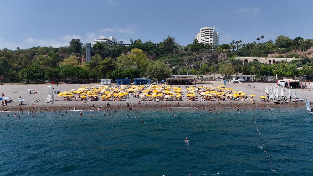 Antalyalılardan Büyükşehir plajlarına tam not
