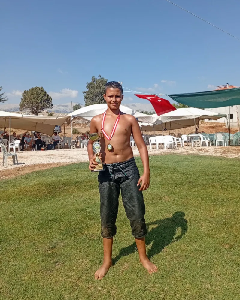 MANAVGAT BELEDİYESİ GÜREŞ KULÜBÜ PEHLİVANLARI GÜREŞLERDEN DERECELERLE DÖNDÜ
