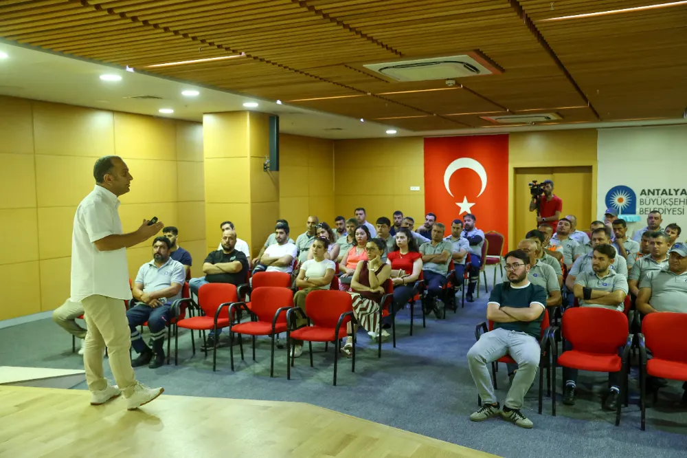 Büyükşehir’den ilaçlama personeline eğitim
