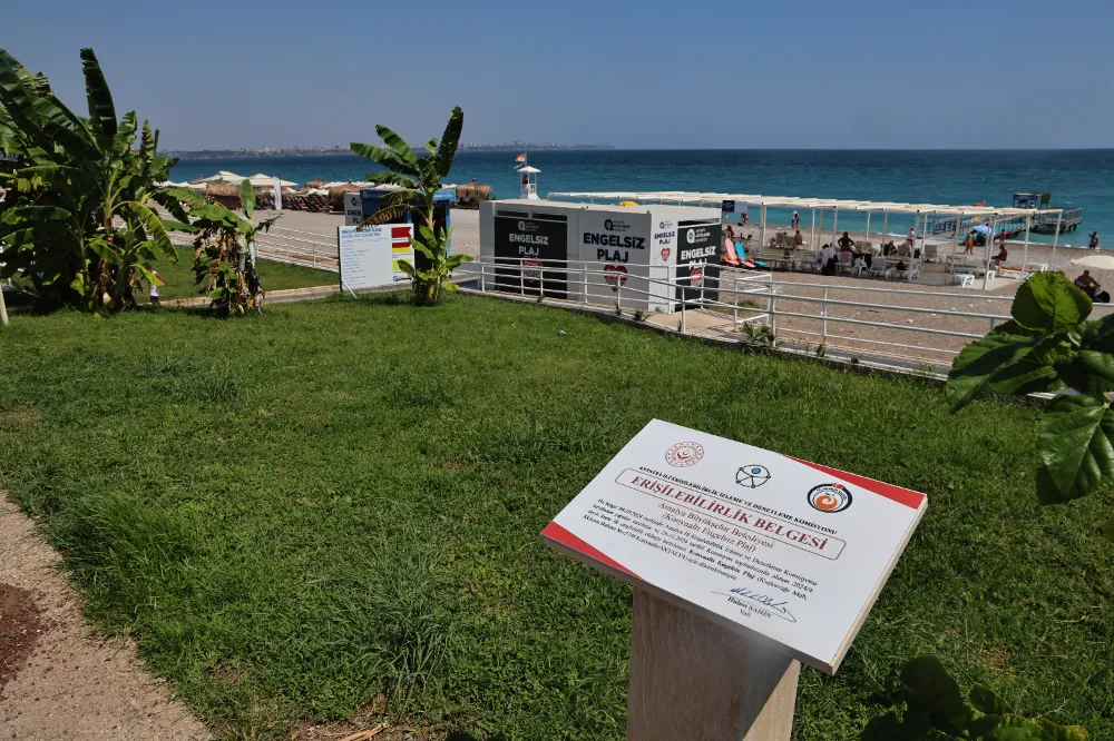 Büyükşehir’in engelsiz plajlarına ziyaretçi akını 