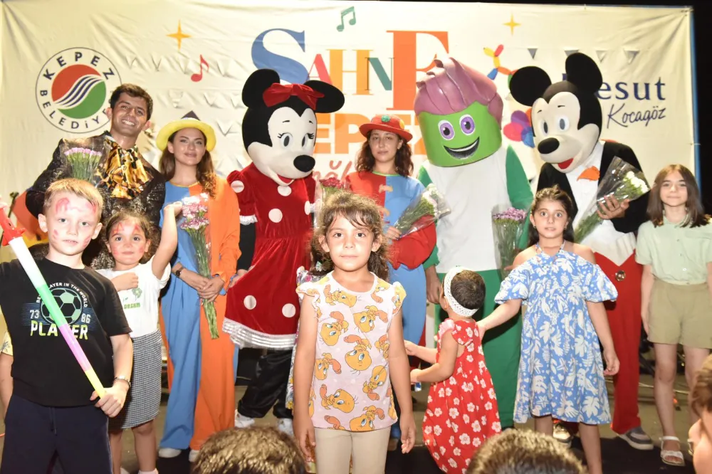 ‘Sahne Kepez’  Zeytinlik Mahallesi’ni şenlendirdi