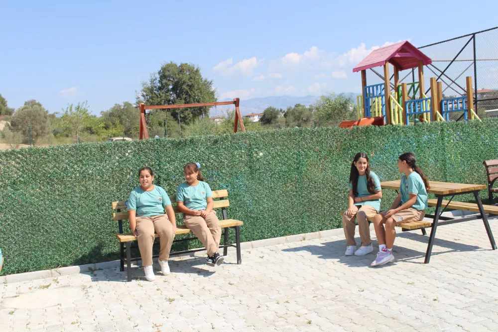 Büyükşehir’den bank ve piknik masası desteği