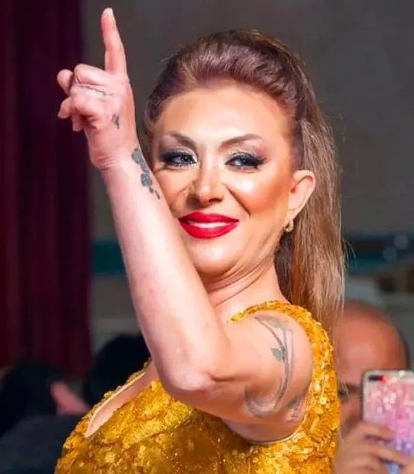 Şarkıcı Güllü hayatını kaybetti