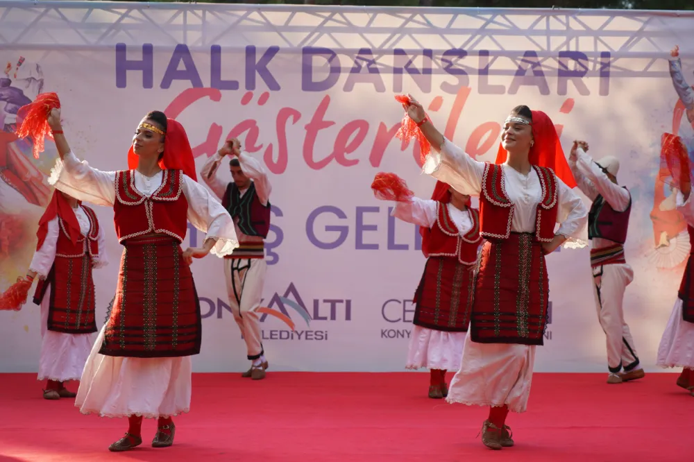 HALK DANSLARININ KALBİ KONYAALTI’NDA ATTI