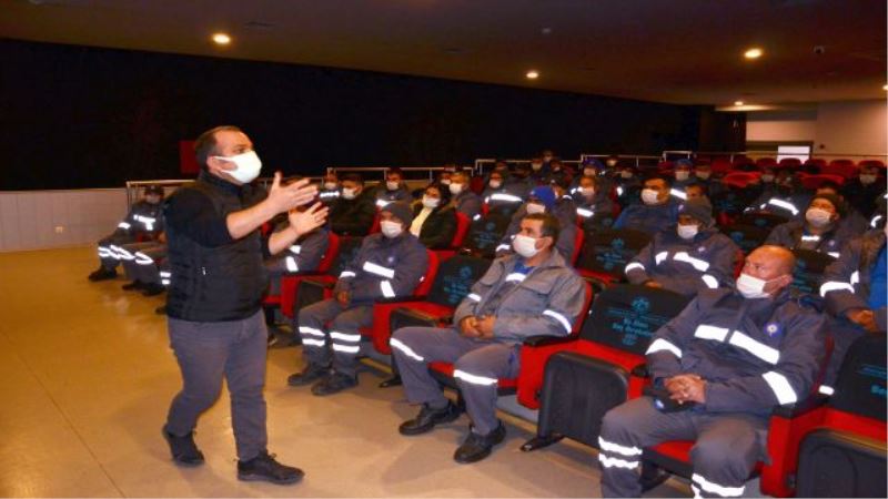Antalya büyükşehirden Sinekle mücadele ekibine eğitim