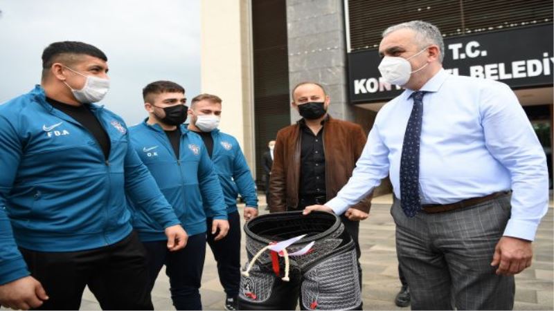 Konyaaltı’nın güreşçileri sezona hazır
