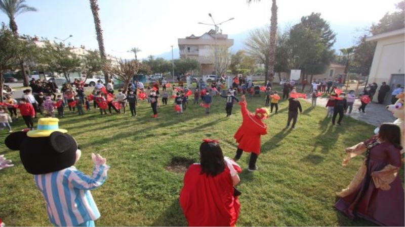 23 Nisan coşkusu Antalya