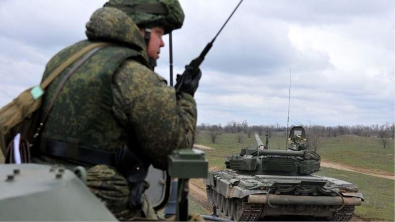 40.000 Rus askeri Ukrayna  sınırına yığıldı